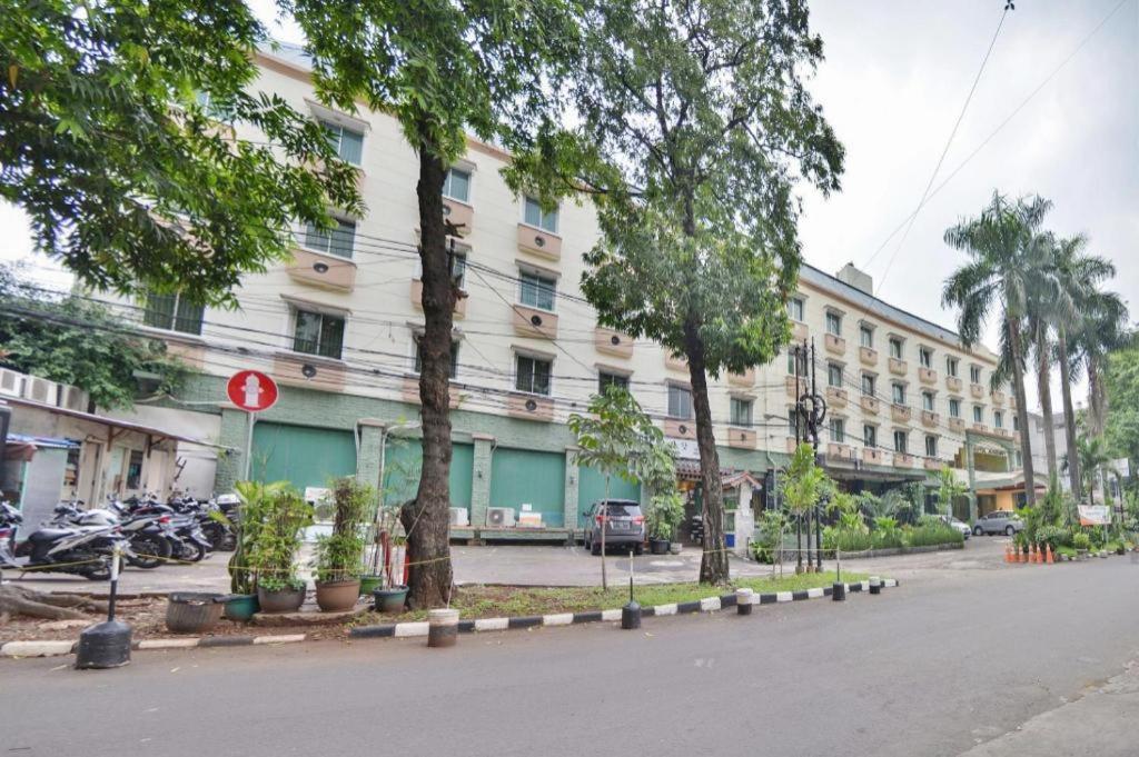 Sleepzzz Hotel Senayan Джакарта Экстерьер фото