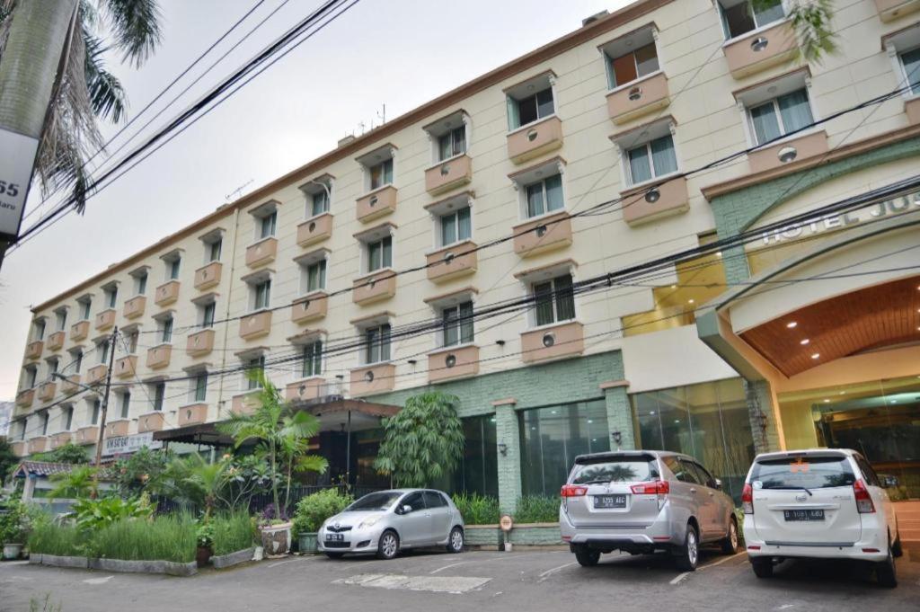 Sleepzzz Hotel Senayan Джакарта Экстерьер фото