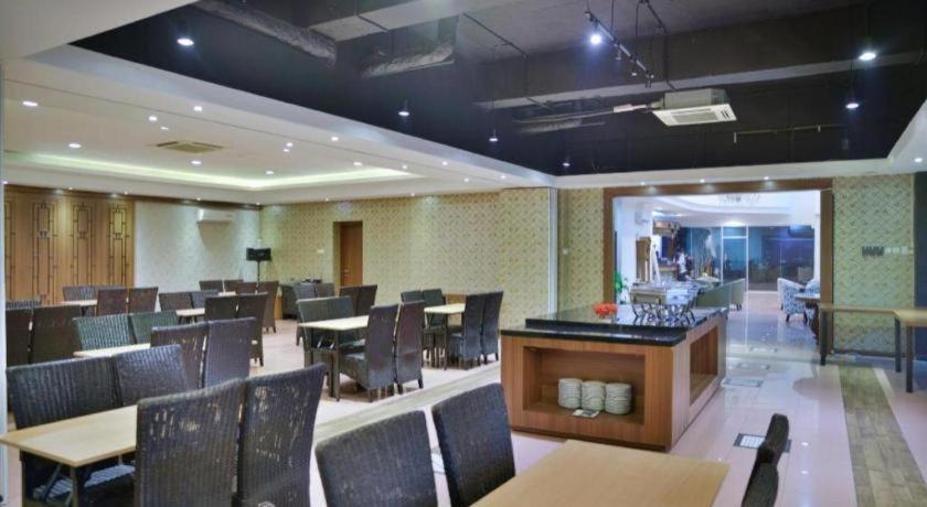 Sleepzzz Hotel Senayan Джакарта Экстерьер фото